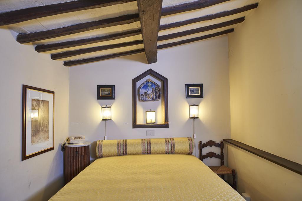 Residenza D'Epoca Eremo Delle Grazie Ξενοδοχείο Monteluco Δωμάτιο φωτογραφία