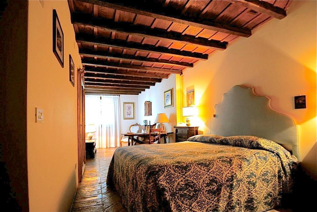 Residenza D'Epoca Eremo Delle Grazie Ξενοδοχείο Monteluco Δωμάτιο φωτογραφία