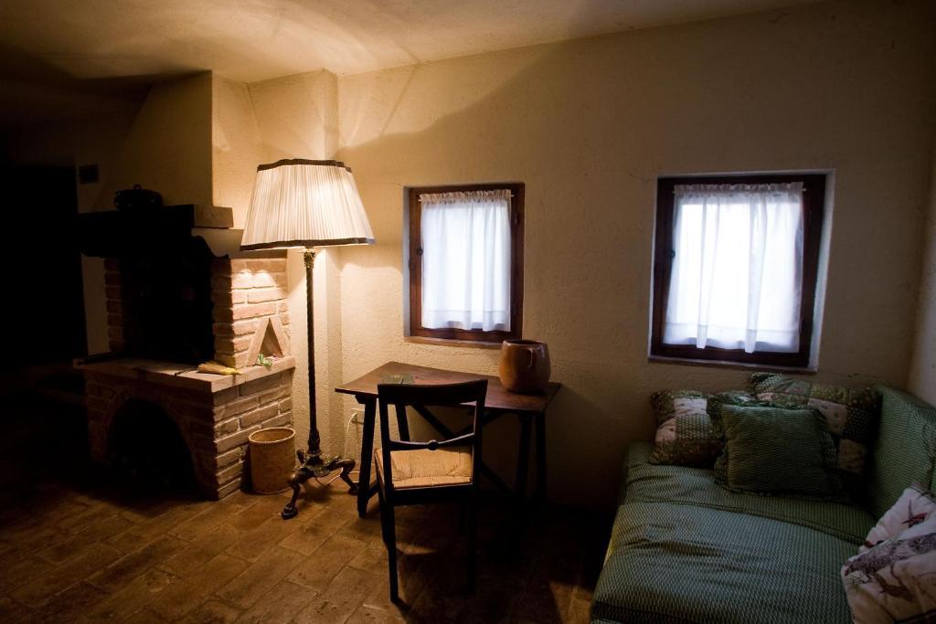 Residenza D'Epoca Eremo Delle Grazie Ξενοδοχείο Monteluco Δωμάτιο φωτογραφία